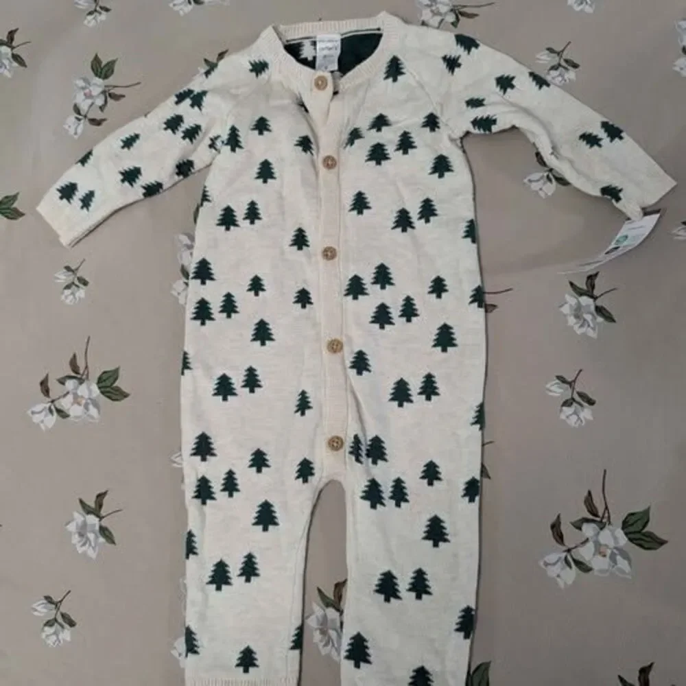 NWT Carter's Baby Christmas Tree Outfit size 3-6 months